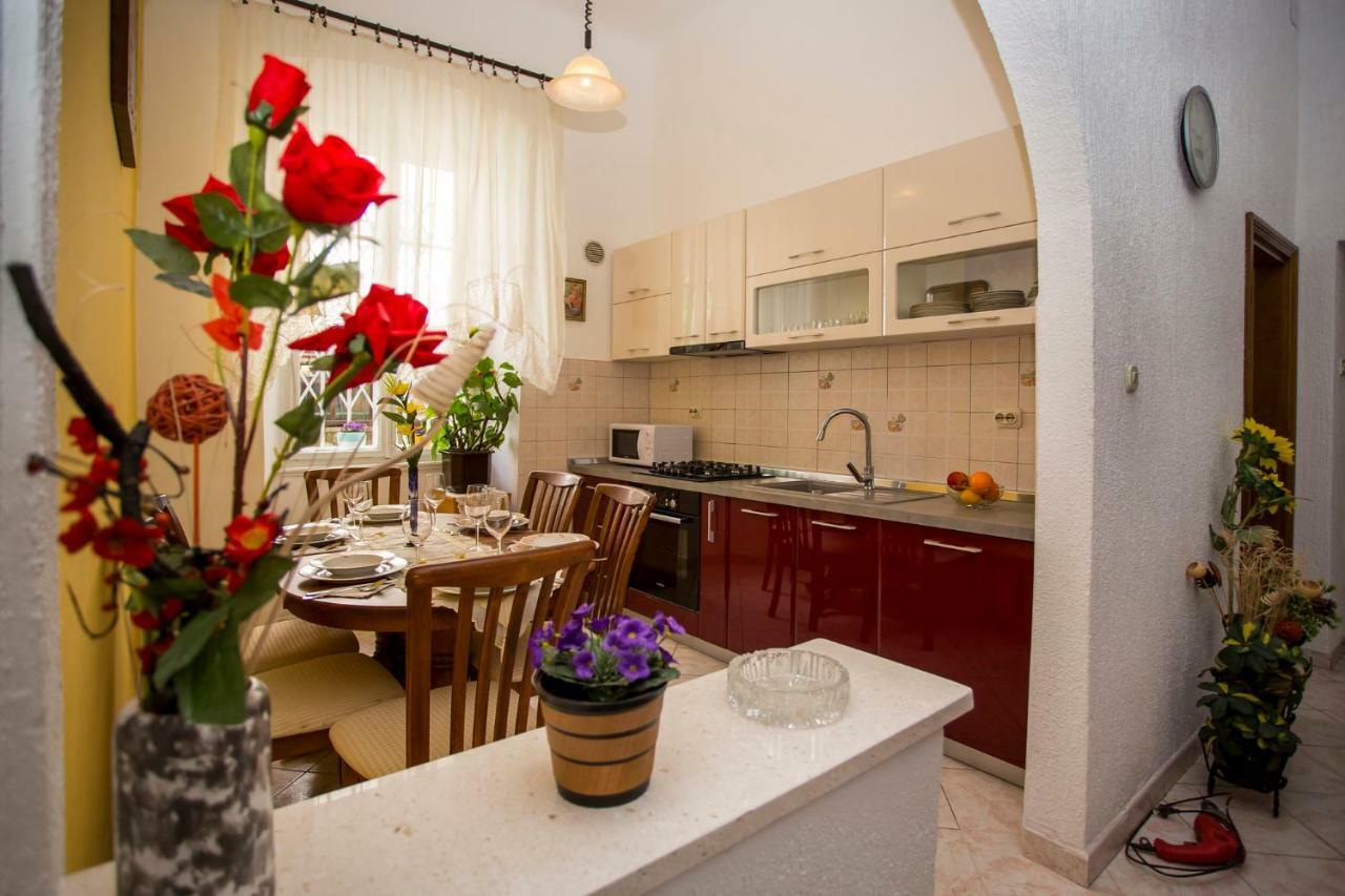 Emanuel Apartman พูลา ภายนอก รูปภาพ