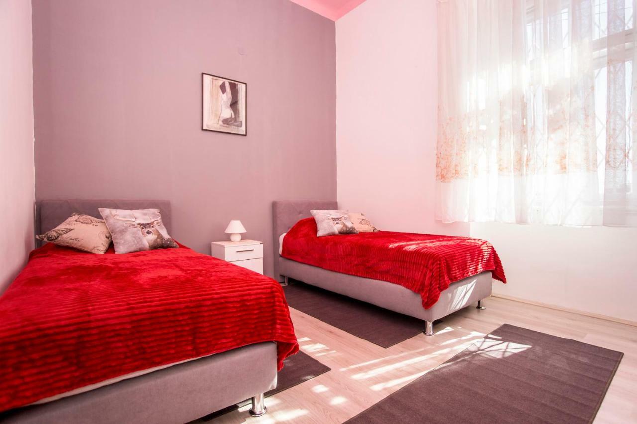 Emanuel Apartman พูลา ภายนอก รูปภาพ