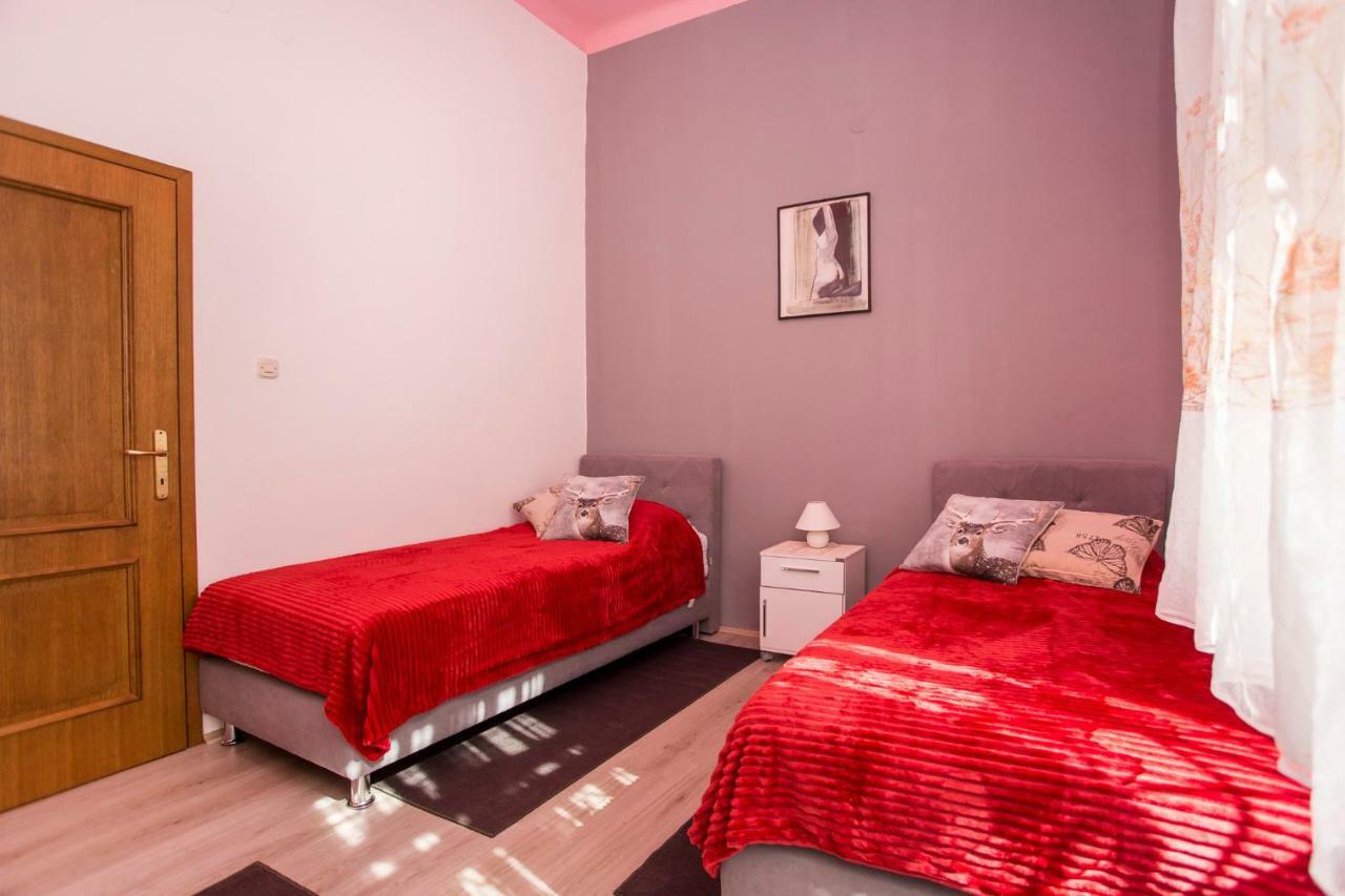 Emanuel Apartman พูลา ภายนอก รูปภาพ